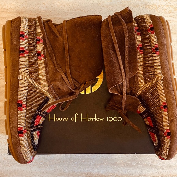 Vintage- House of Harlow 1960 Suede & Beaded ankle boots - Picture 12 of 16